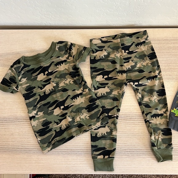 Old Navy bundle/lot - 2 Dino pajamas - Picture 2 of 3